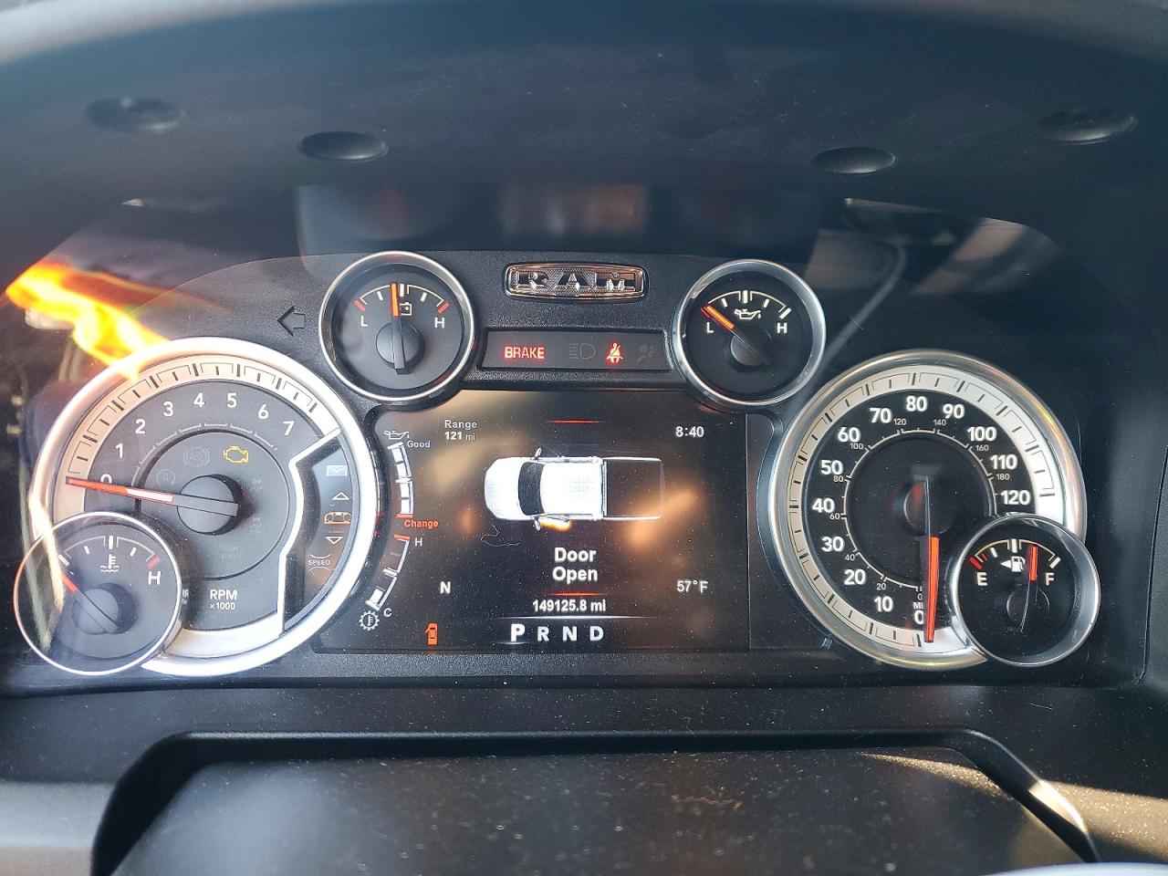 2015 RAM 1500 SLT photo 17