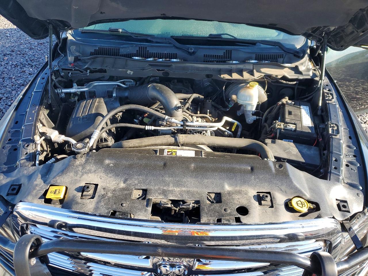 2015 RAM 1500 SLT photo 21
