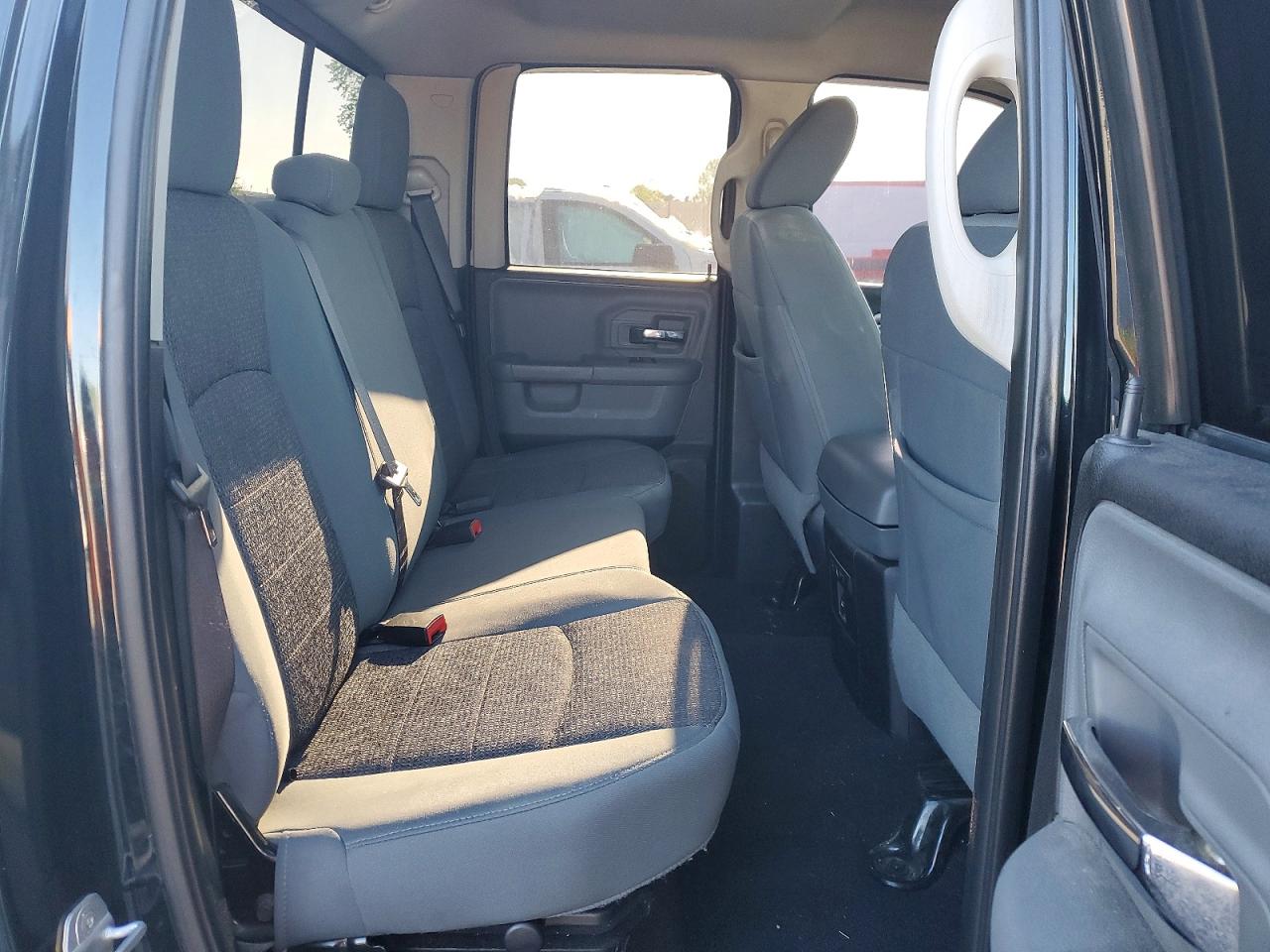 2015 RAM 1500 SLT photo 19