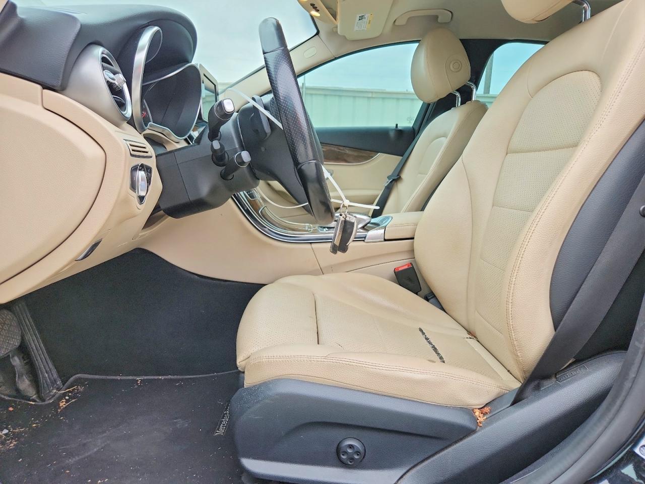2015 MERCEDES-BENZ C 300 photo 19