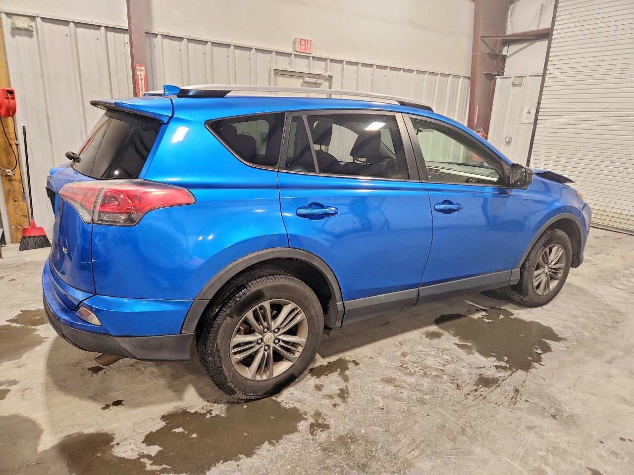 2016 TOYOTA RAV4 LE photo 5