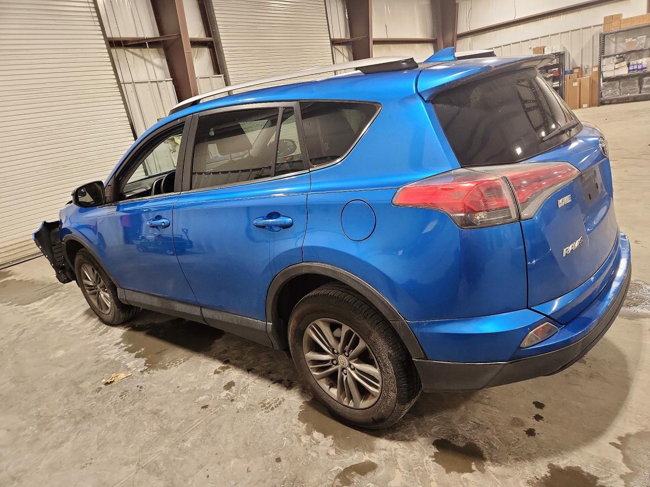 2016 TOYOTA RAV4 LE photo 3