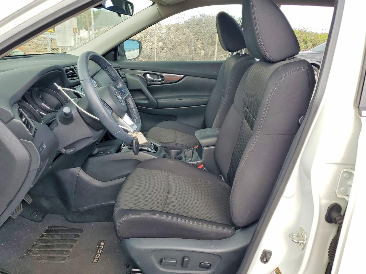 2020 NISSAN ROGUE SV photo 13