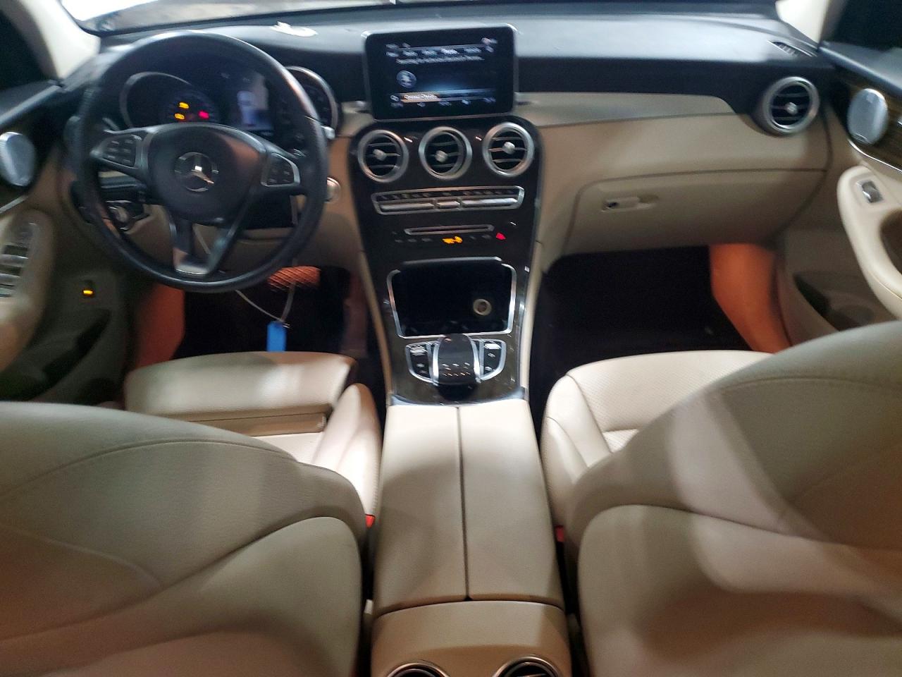 2018 MERCEDES-BENZ GLC 300 4MATIC photo 8