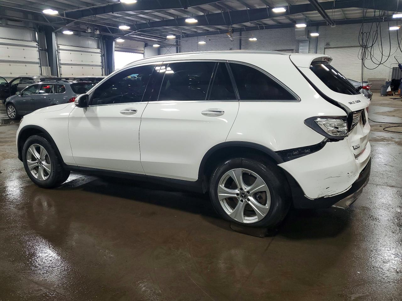 2018 MERCEDES-BENZ GLC 300 4MATIC photo 2
