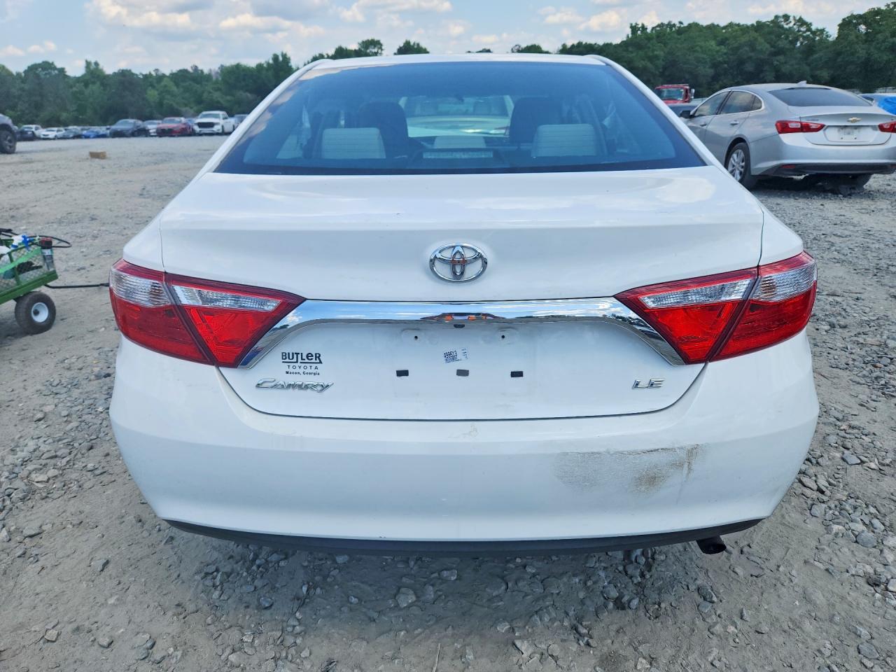 2015 TOYOTA CAMRY LE photo 11