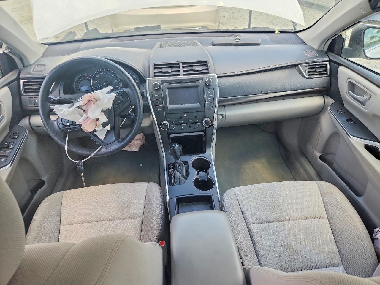 2015 TOYOTA CAMRY LE photo 15