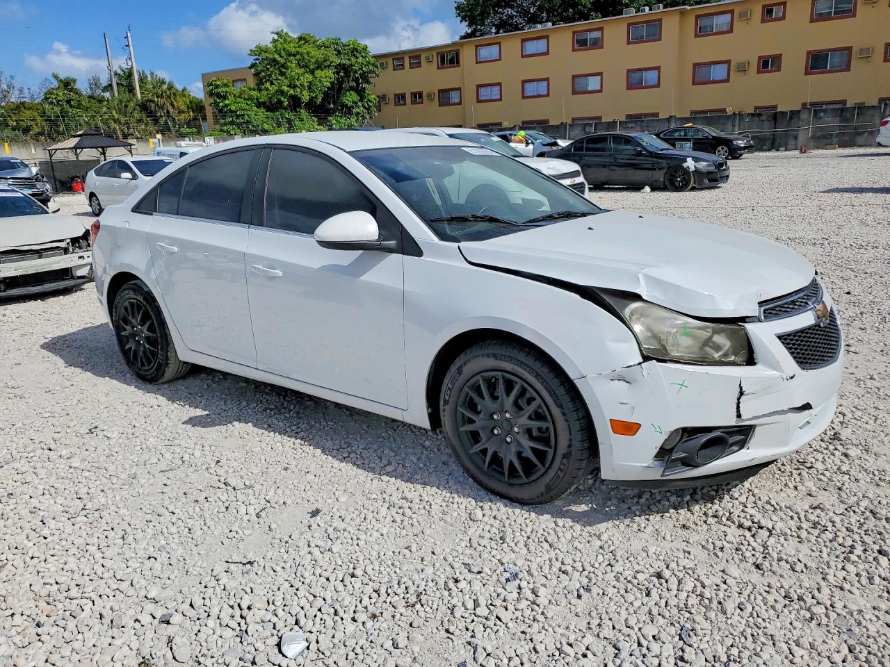 2011 CHEVROLET CRUZE LT photo 4
