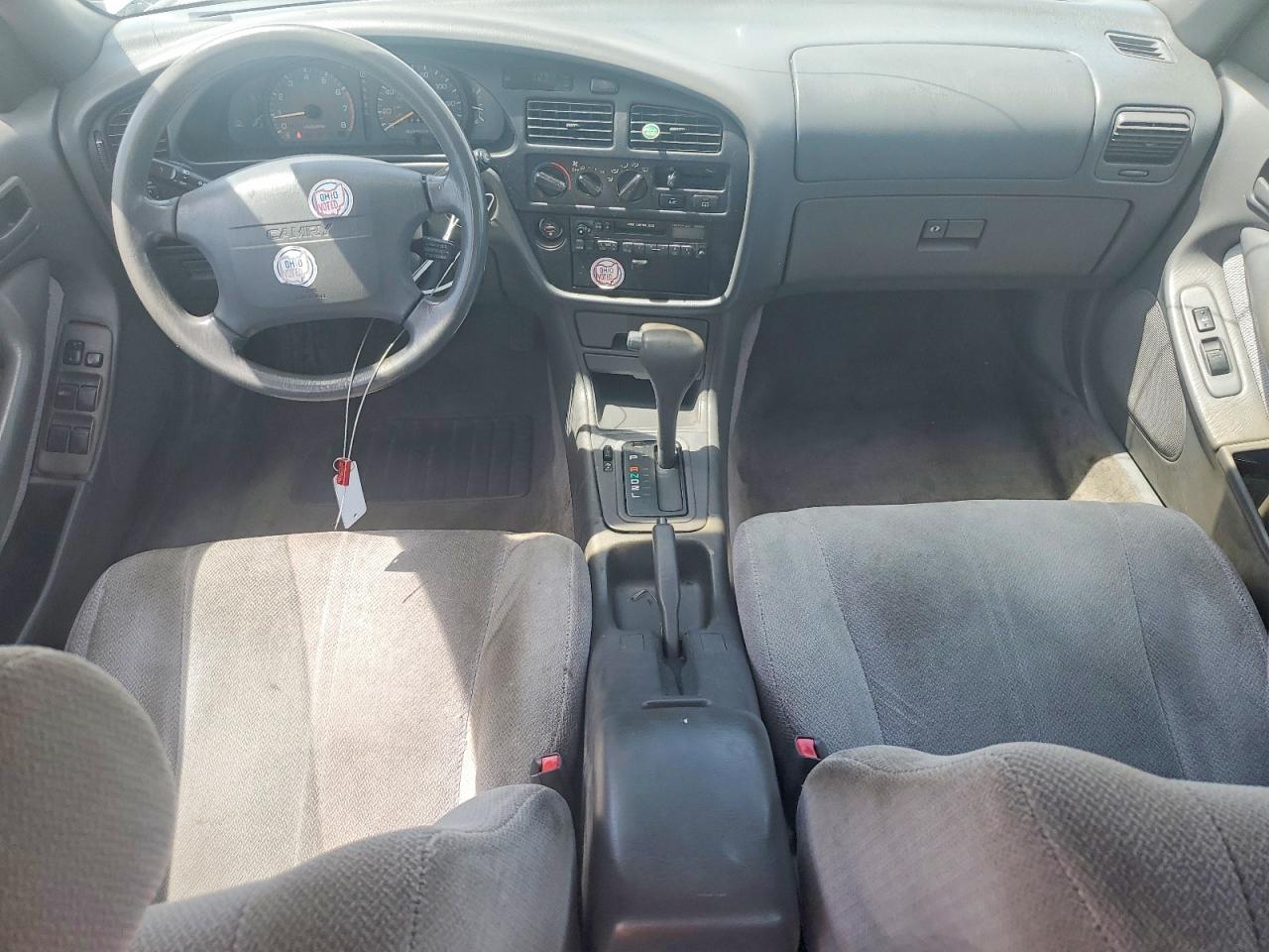 1996 TOYOTA CAMRY LE photo 15