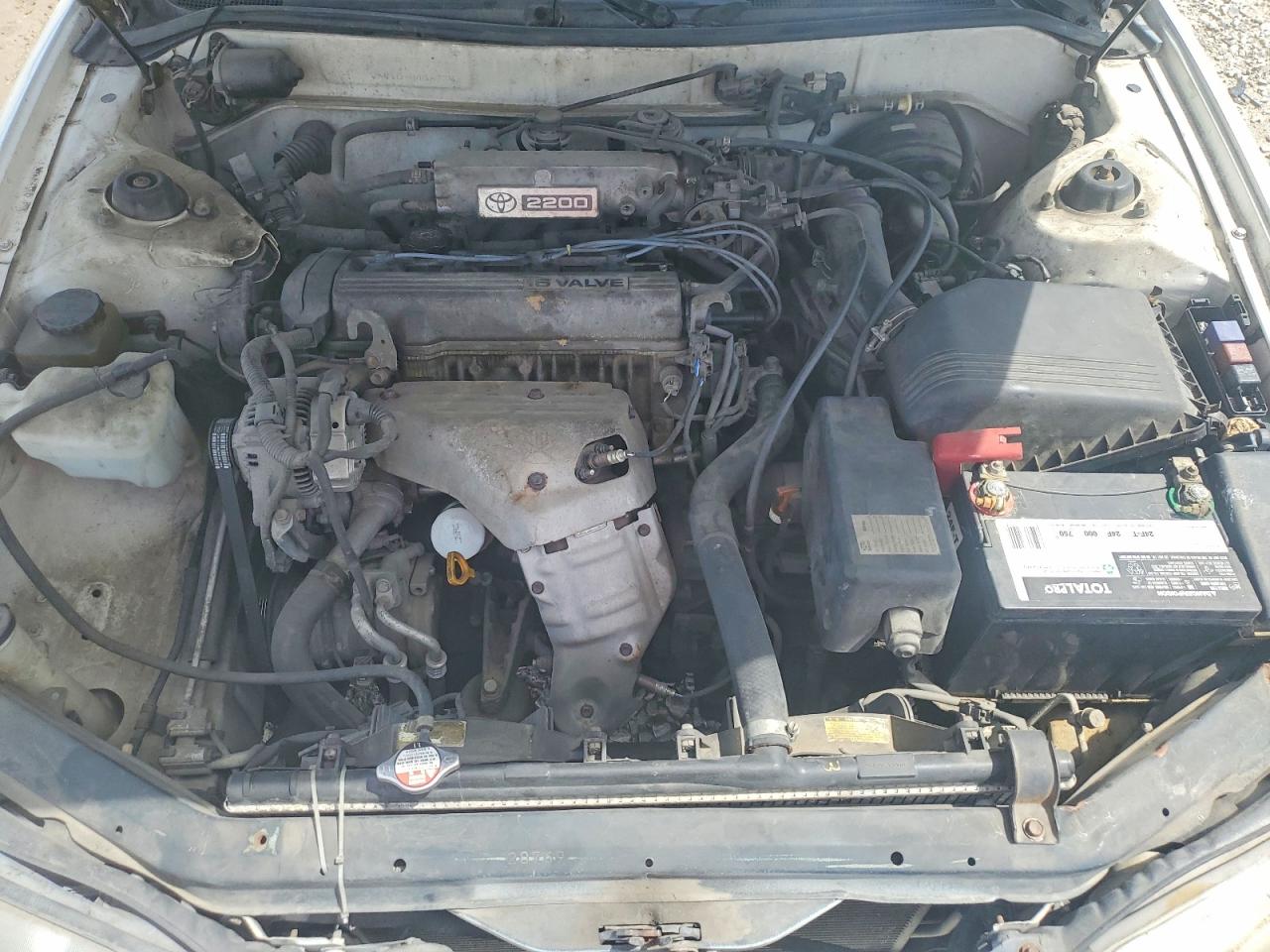 1996 TOYOTA CAMRY LE photo 21