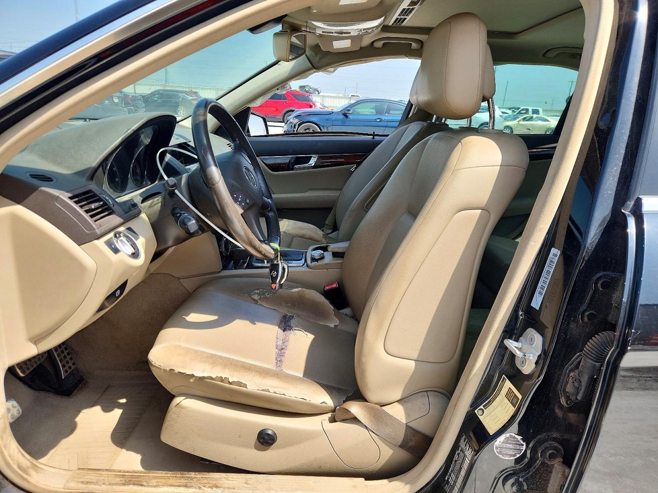 2011 MERCEDES-BENZ C 300 photo 13