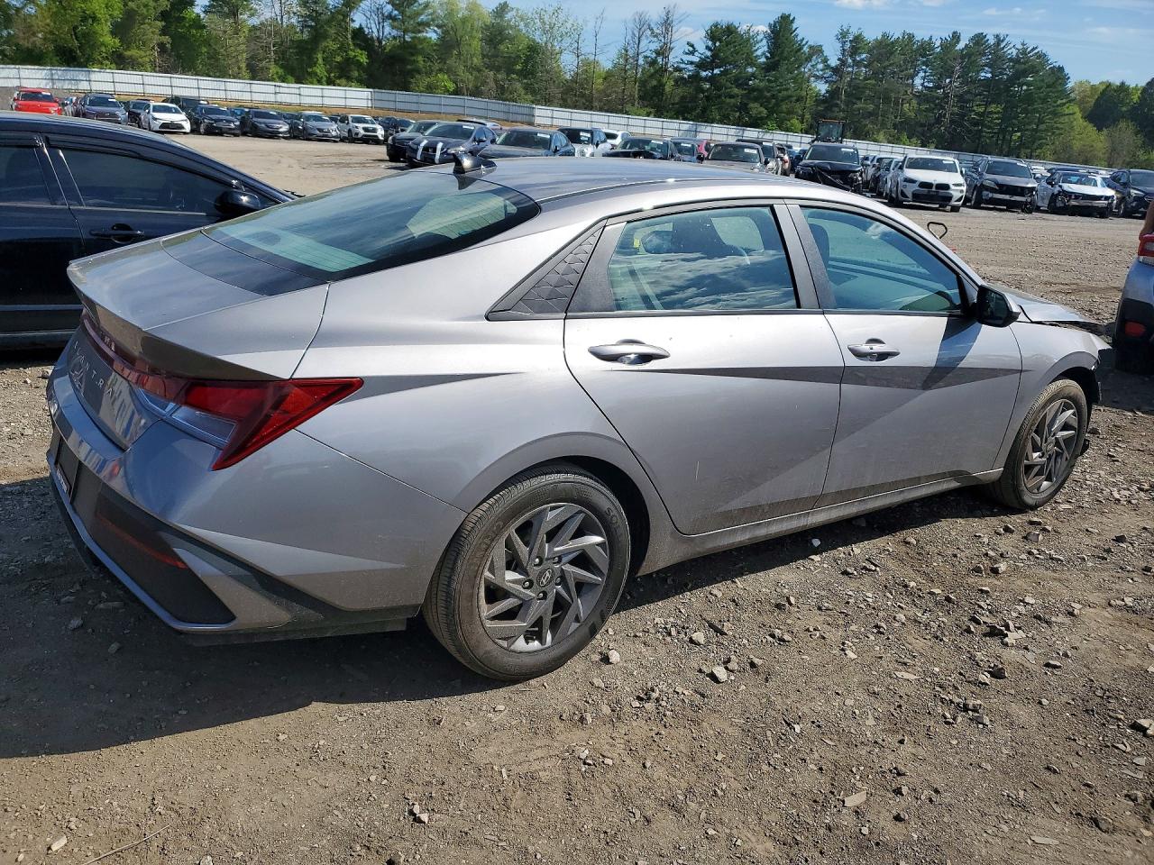 2024 HYUNDAI ELANTRA SEL photo 7