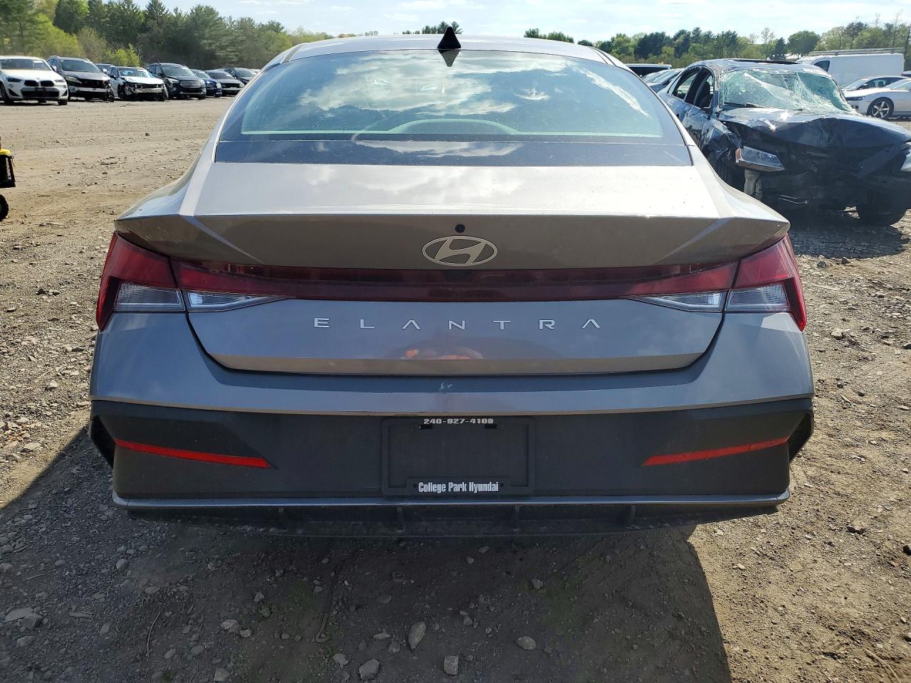 2024 HYUNDAI ELANTRA SEL photo 16