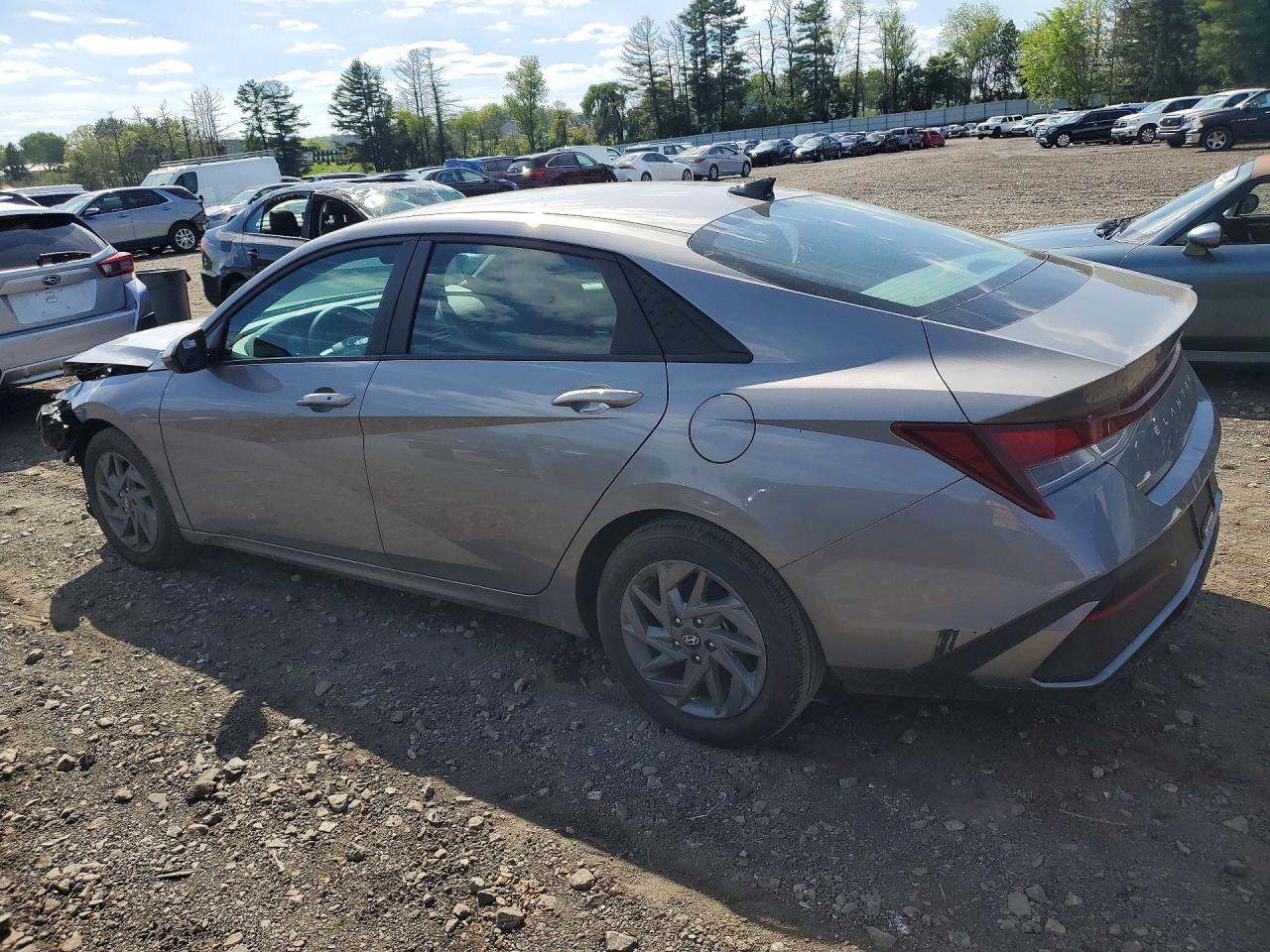 2024 HYUNDAI ELANTRA SEL photo 4