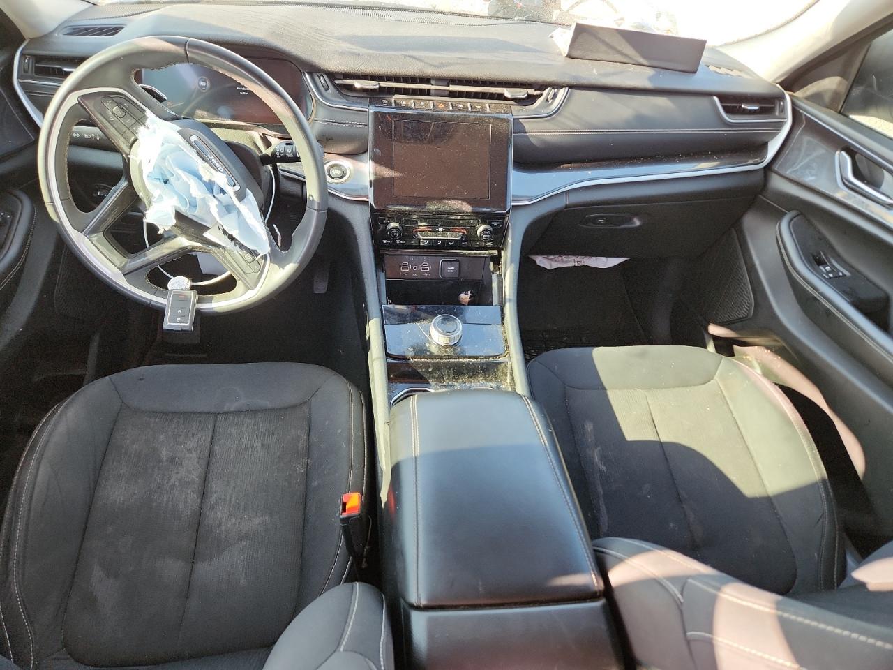 2023 JEEP GRAND CHEROKEE L LAREDO photo 15