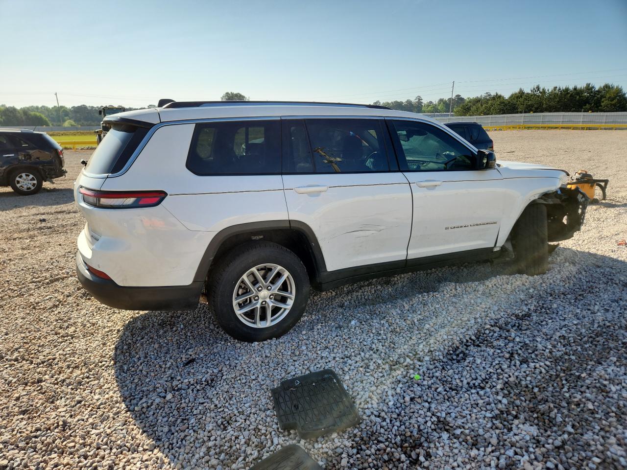 2023 JEEP GRAND CHEROKEE L LAREDO photo 5