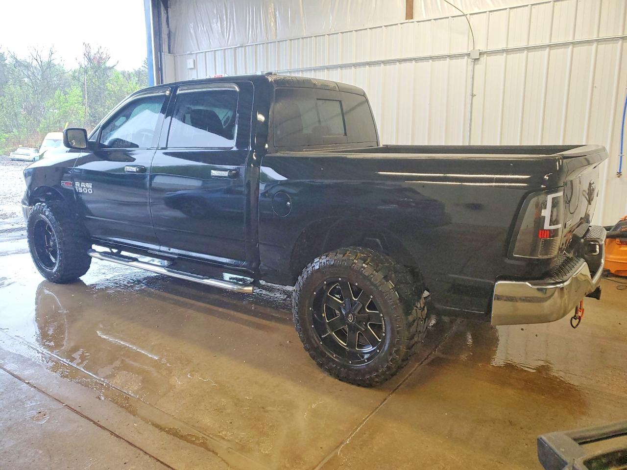 2014 RAM 1500 SLT photo 3