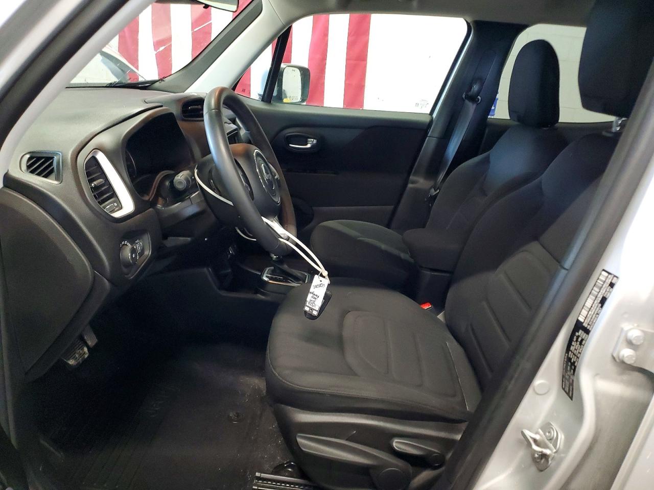 2019 JEEP RENEGADE LATITUDE photo 19