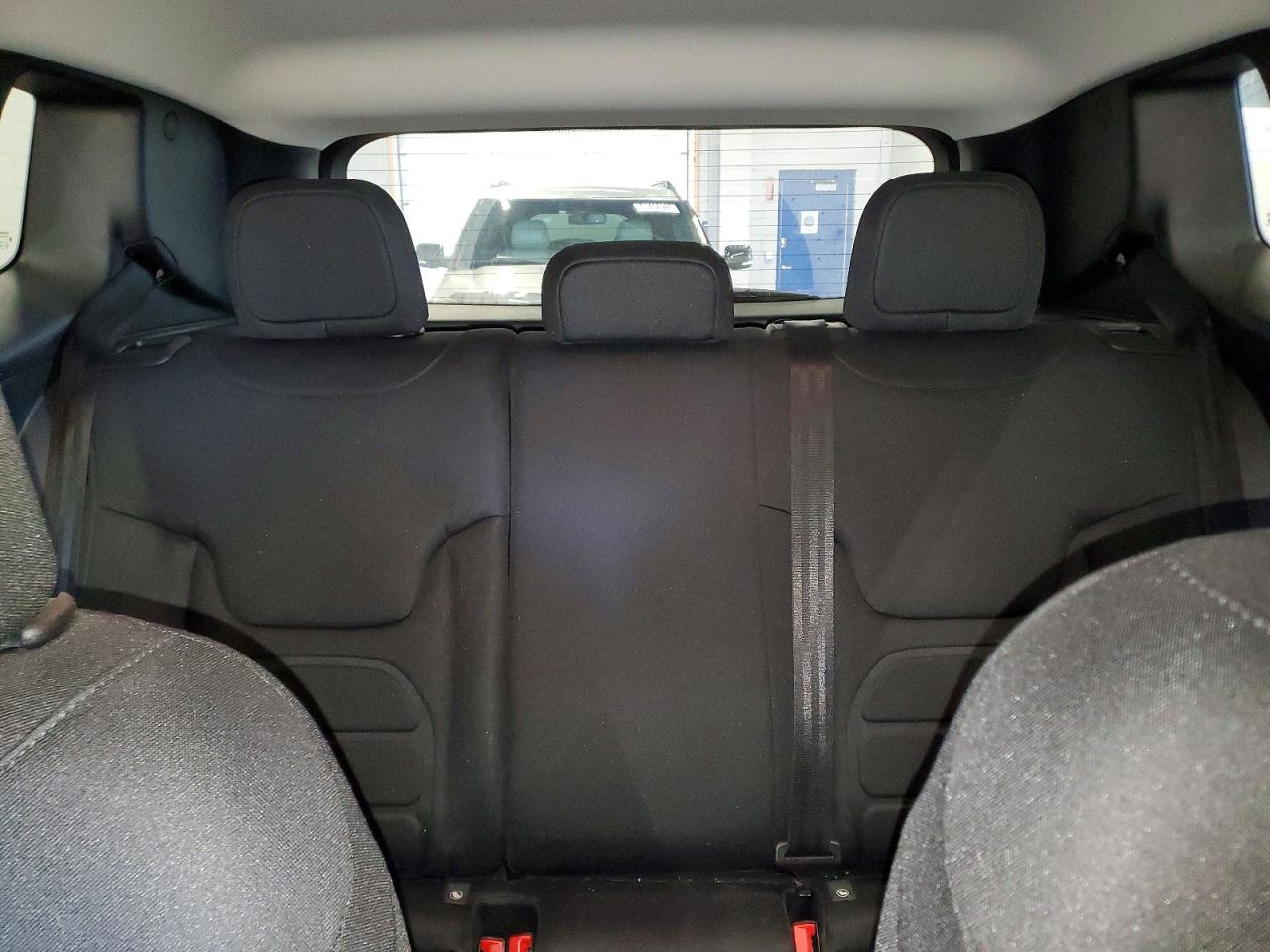 2019 JEEP RENEGADE LATITUDE photo 28