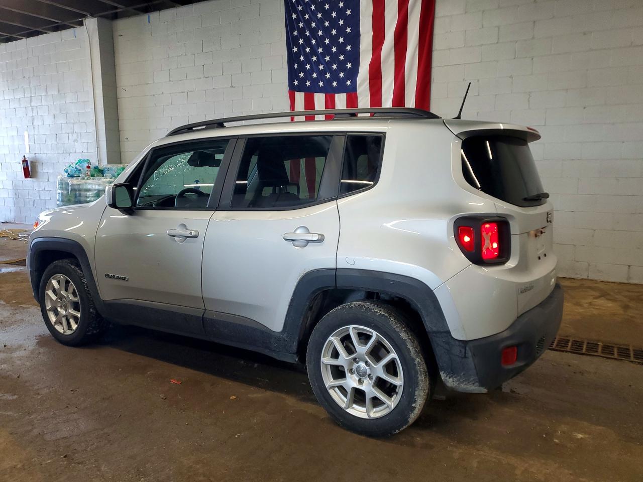 2019 JEEP RENEGADE LATITUDE photo 4