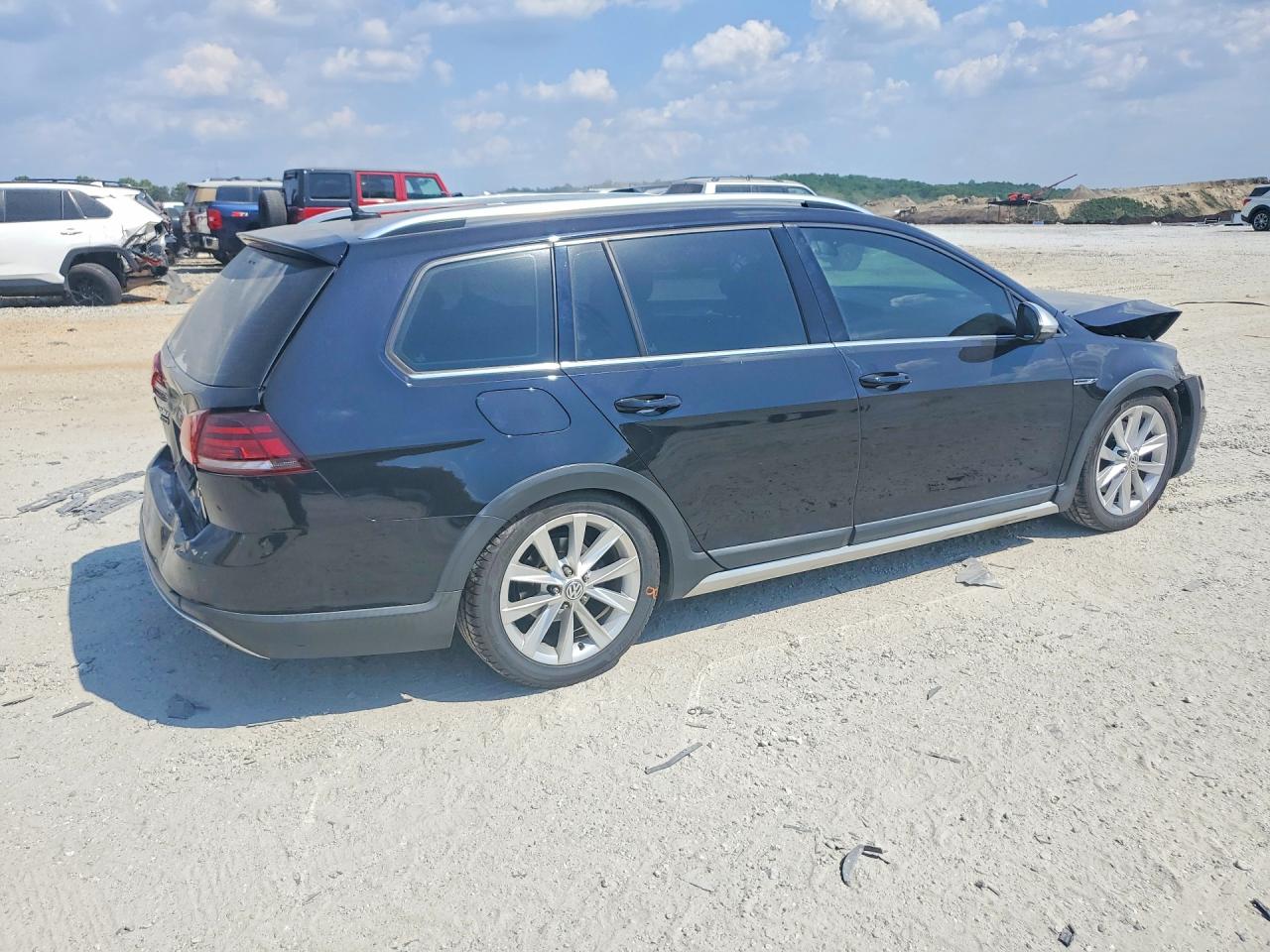 2017 VOLKSWAGEN GOLF ALLTRACK S photo 7