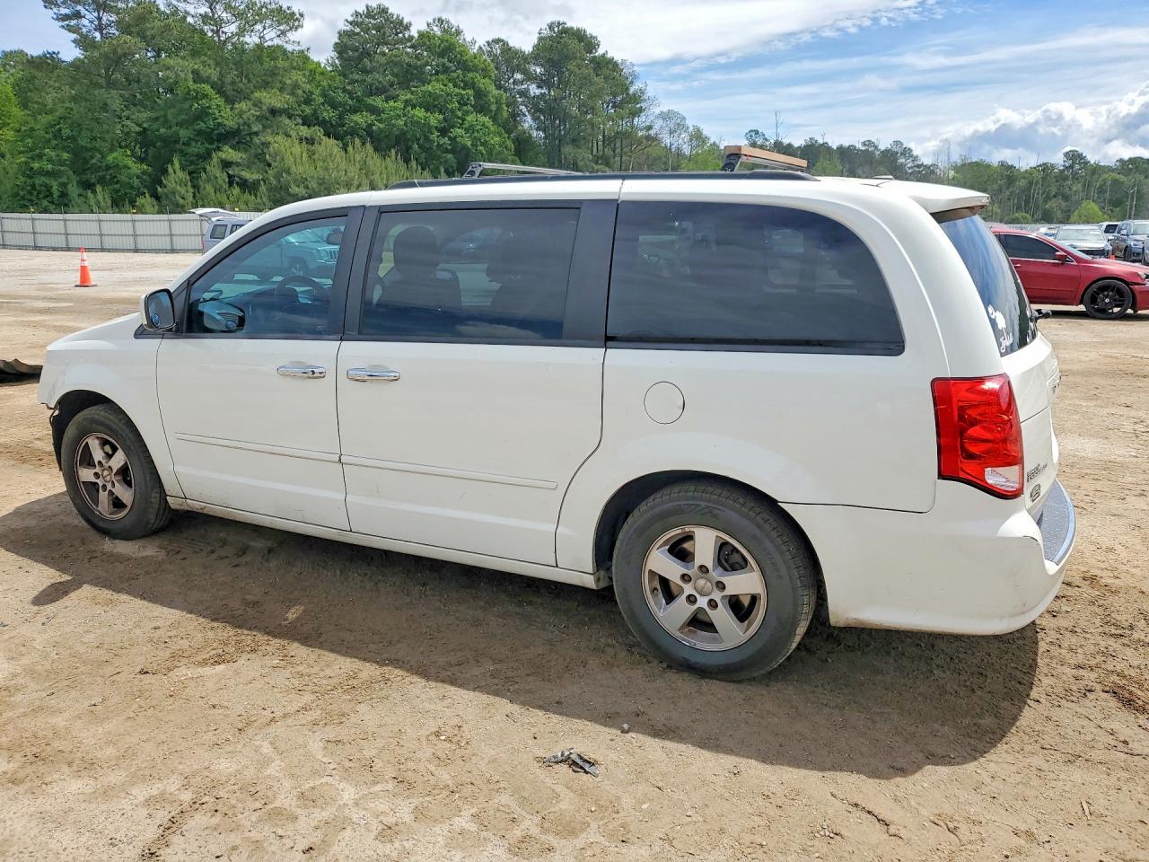 2012 DODGE GRAND CARAVAN SXT photo 4