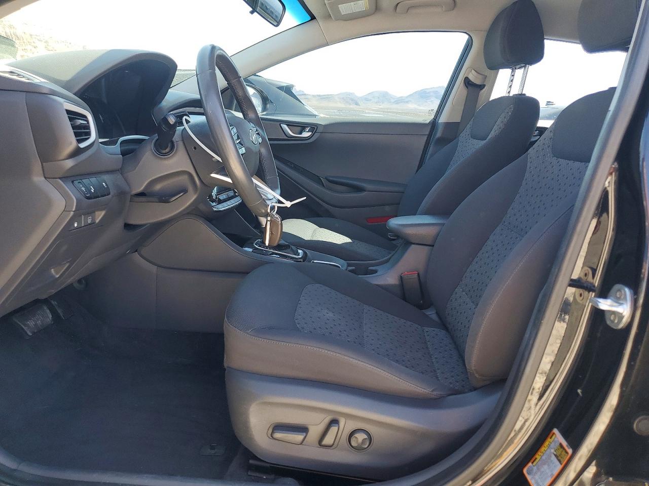 2017 HYUNDAI IONIQ SEL photo 13