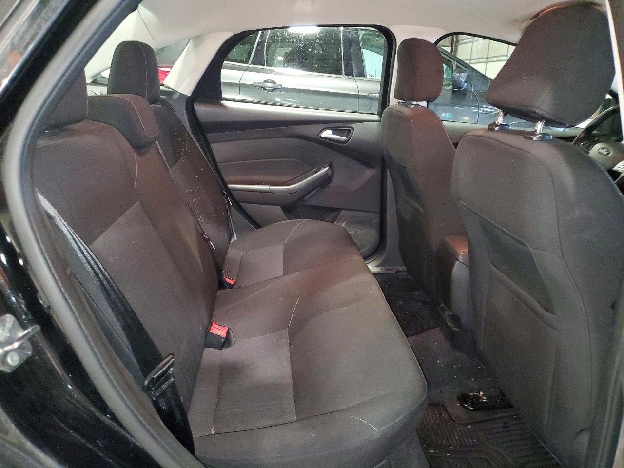 2015 FORD FOCUS SE photo 28