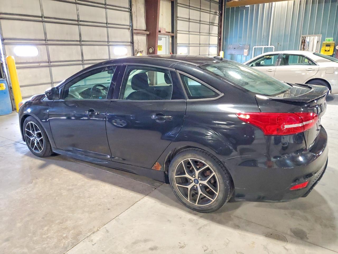 2015 FORD FOCUS SE photo 4