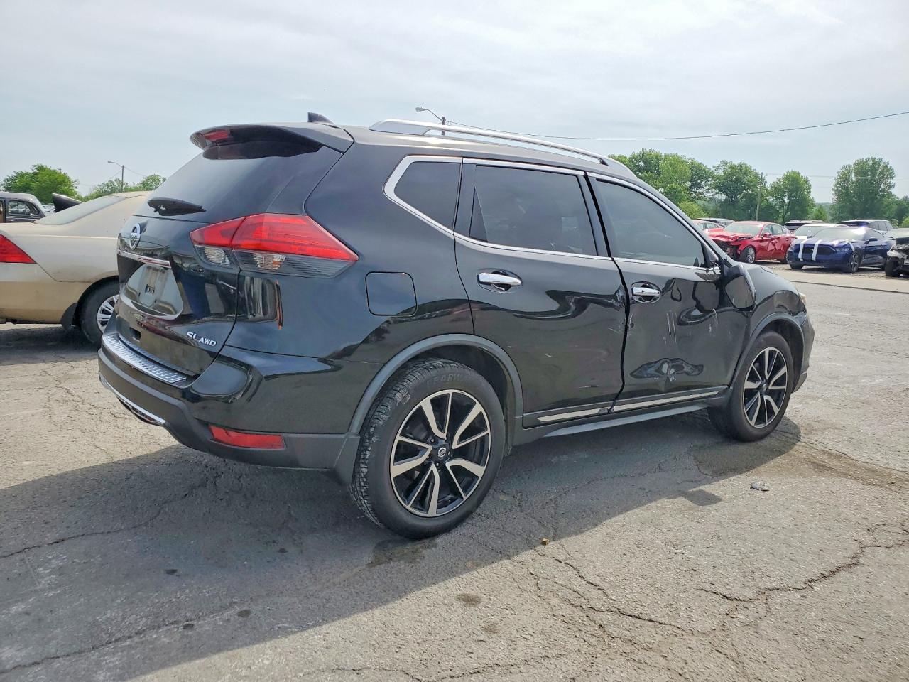 2017 NISSAN ROGUE SL photo 3