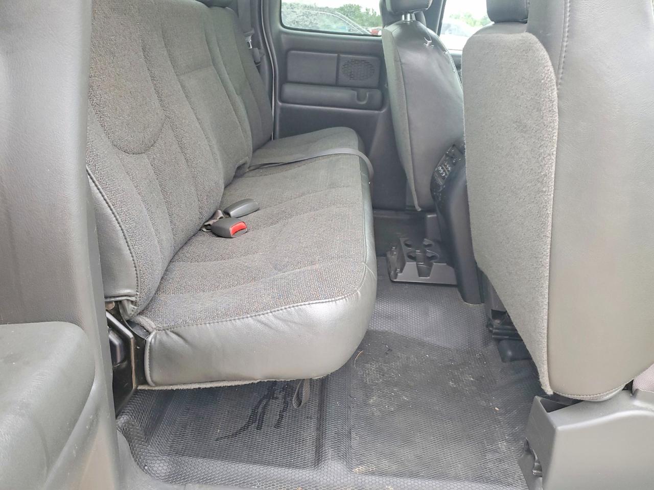 2004 CHEVROLET SILVERADO K1500 photo 28