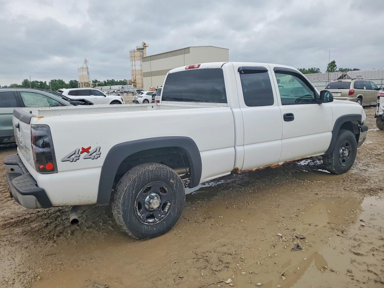 2004 CHEVROLET SILVERADO K1500 photo 7