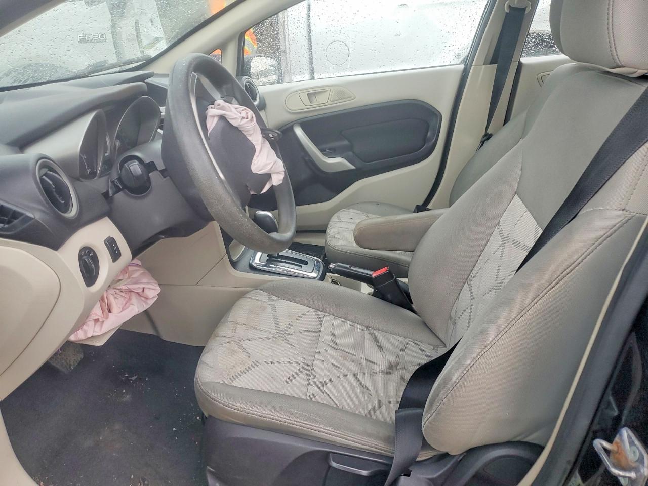 2012 FORD FIESTA SE photo 13