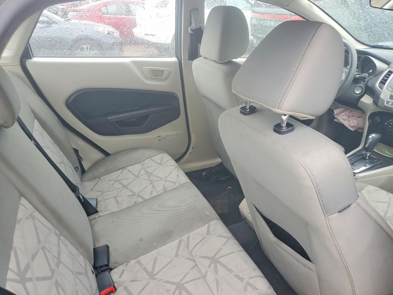 2012 FORD FIESTA SE photo 19