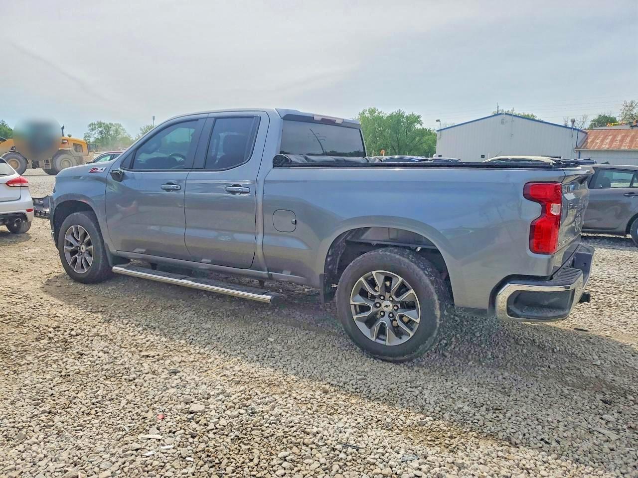 2019 CHEVROLET SILVERADO K1500 LT photo 4