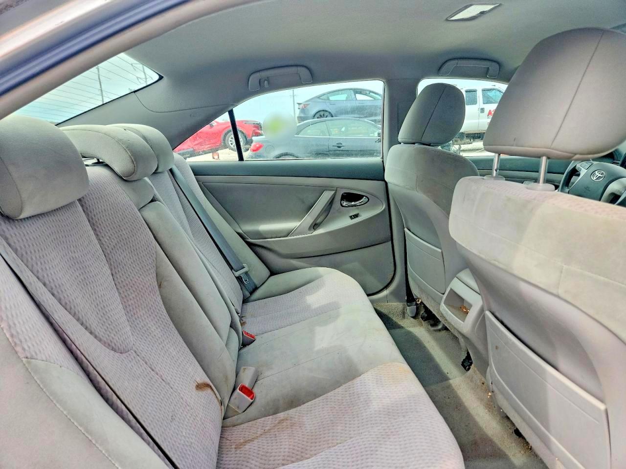 2011 TOYOTA CAMRY LE photo 19