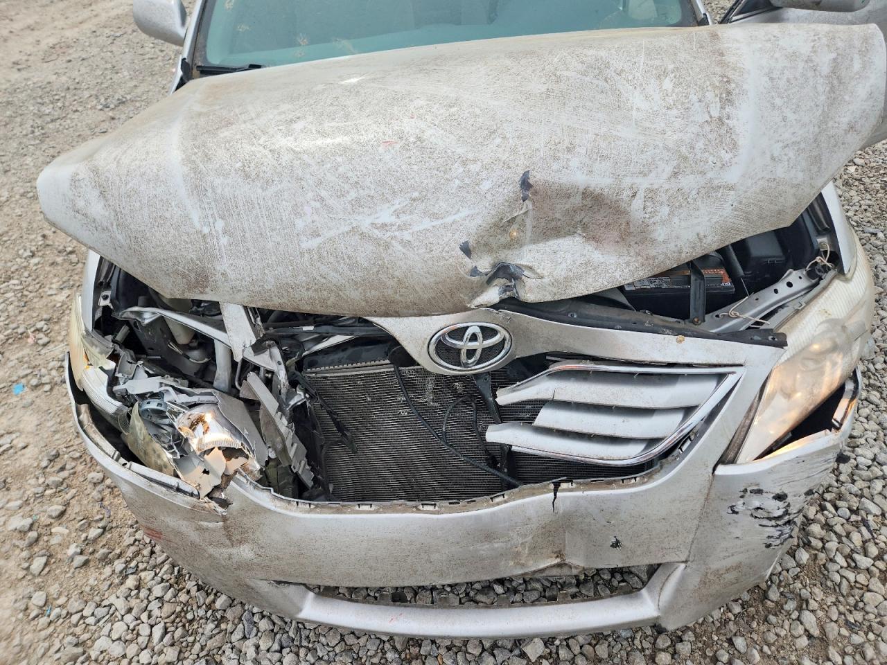 2011 TOYOTA CAMRY LE photo 21