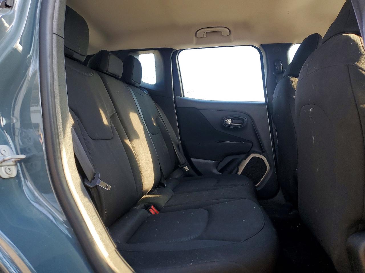 2017 JEEP RENEGADE SPORT photo 31