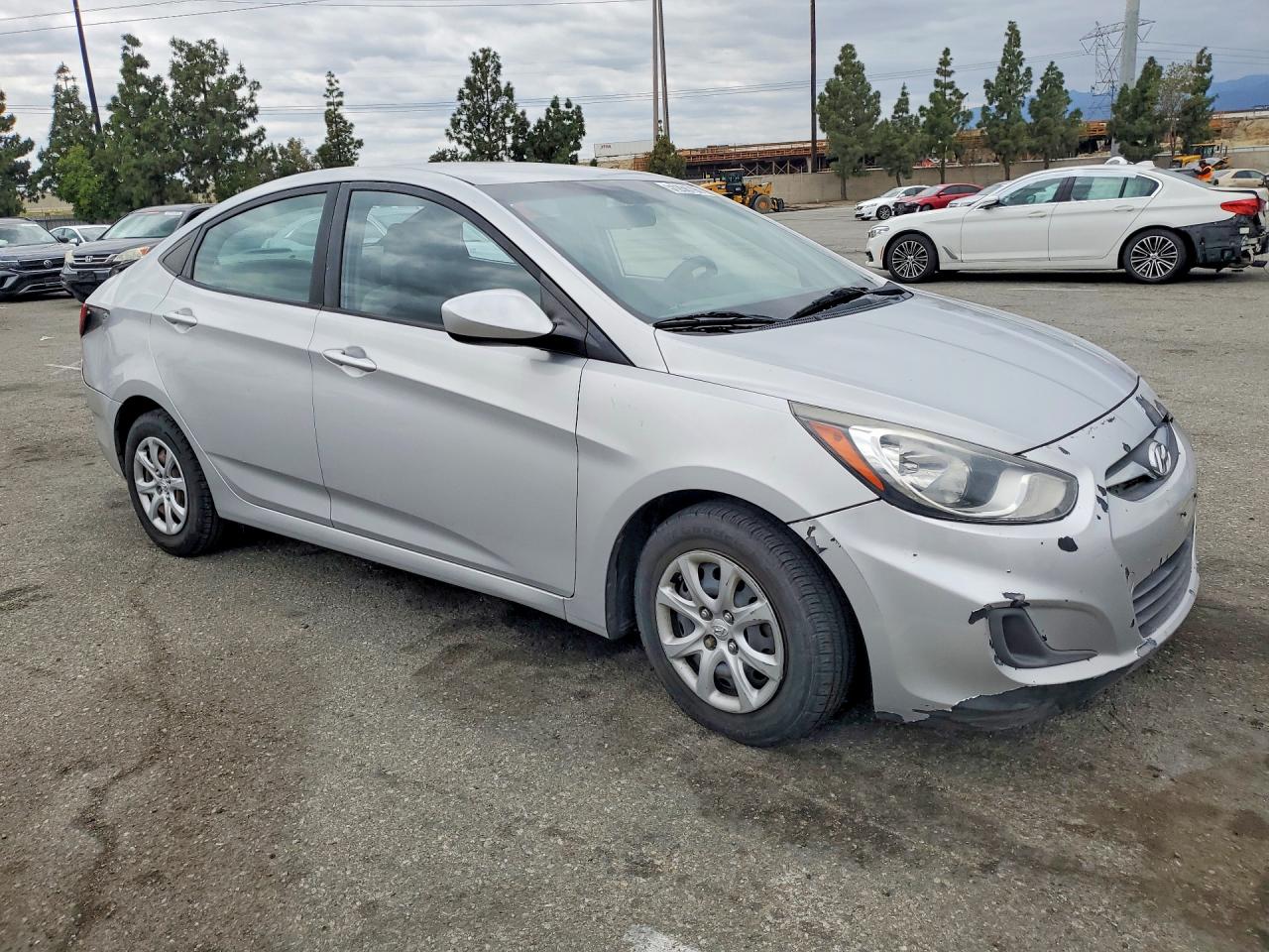 2014 HYUNDAI ACCENT GLS photo 10