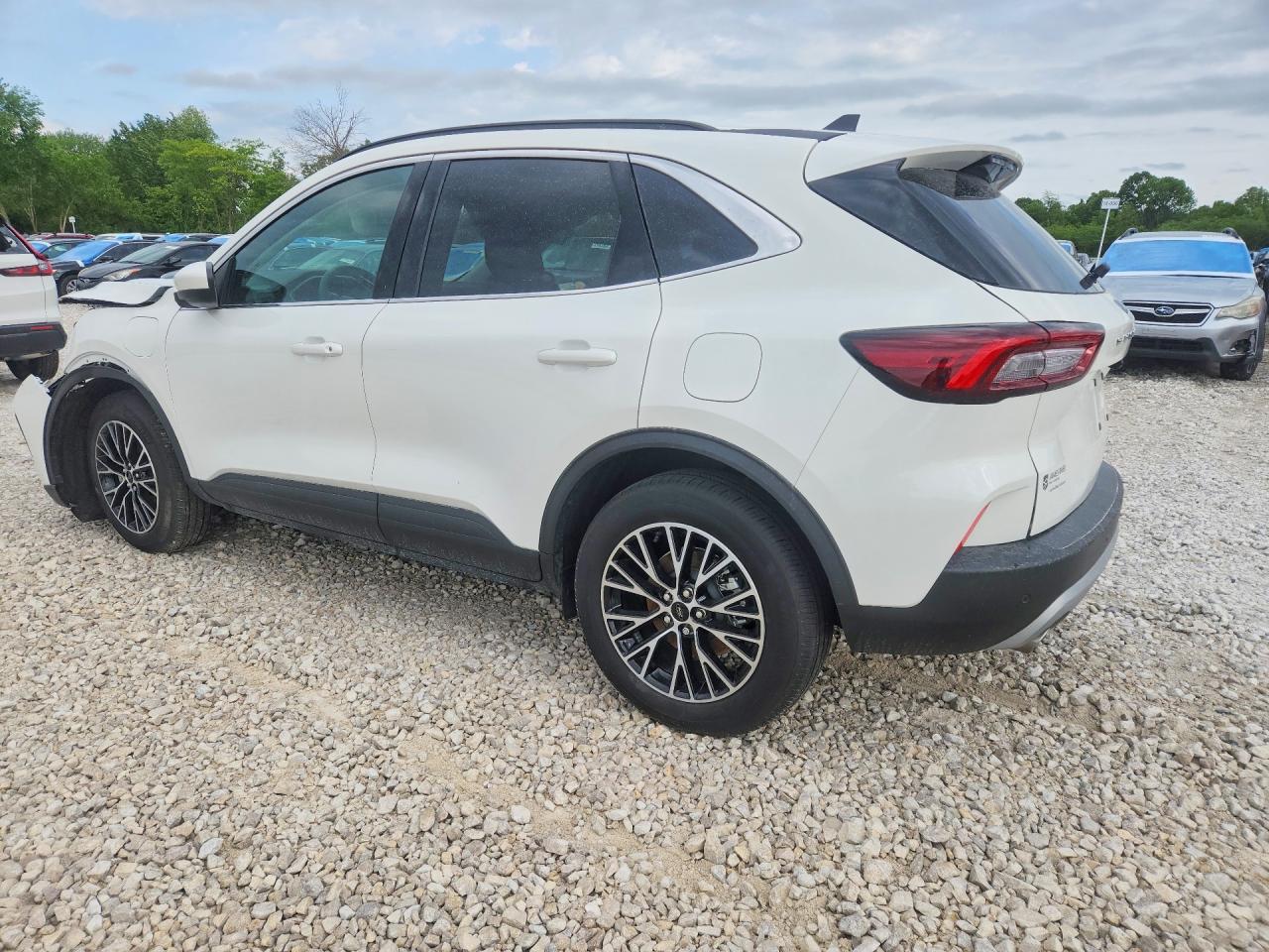 2025 FORD ESCAPE photo 3
