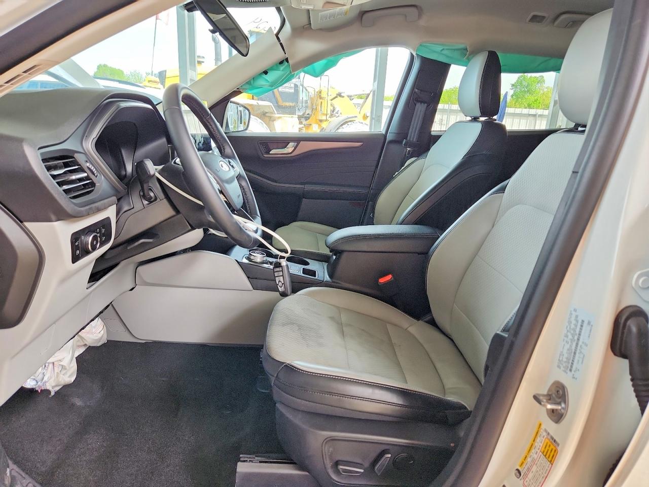 2025 FORD ESCAPE photo 13