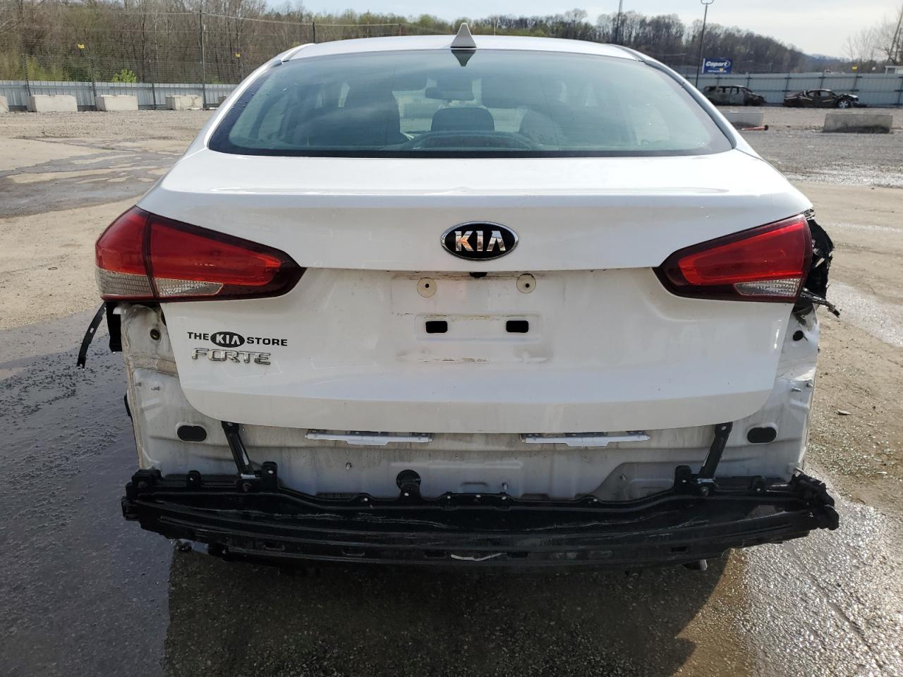2018 KIA FORTE LX photo 6