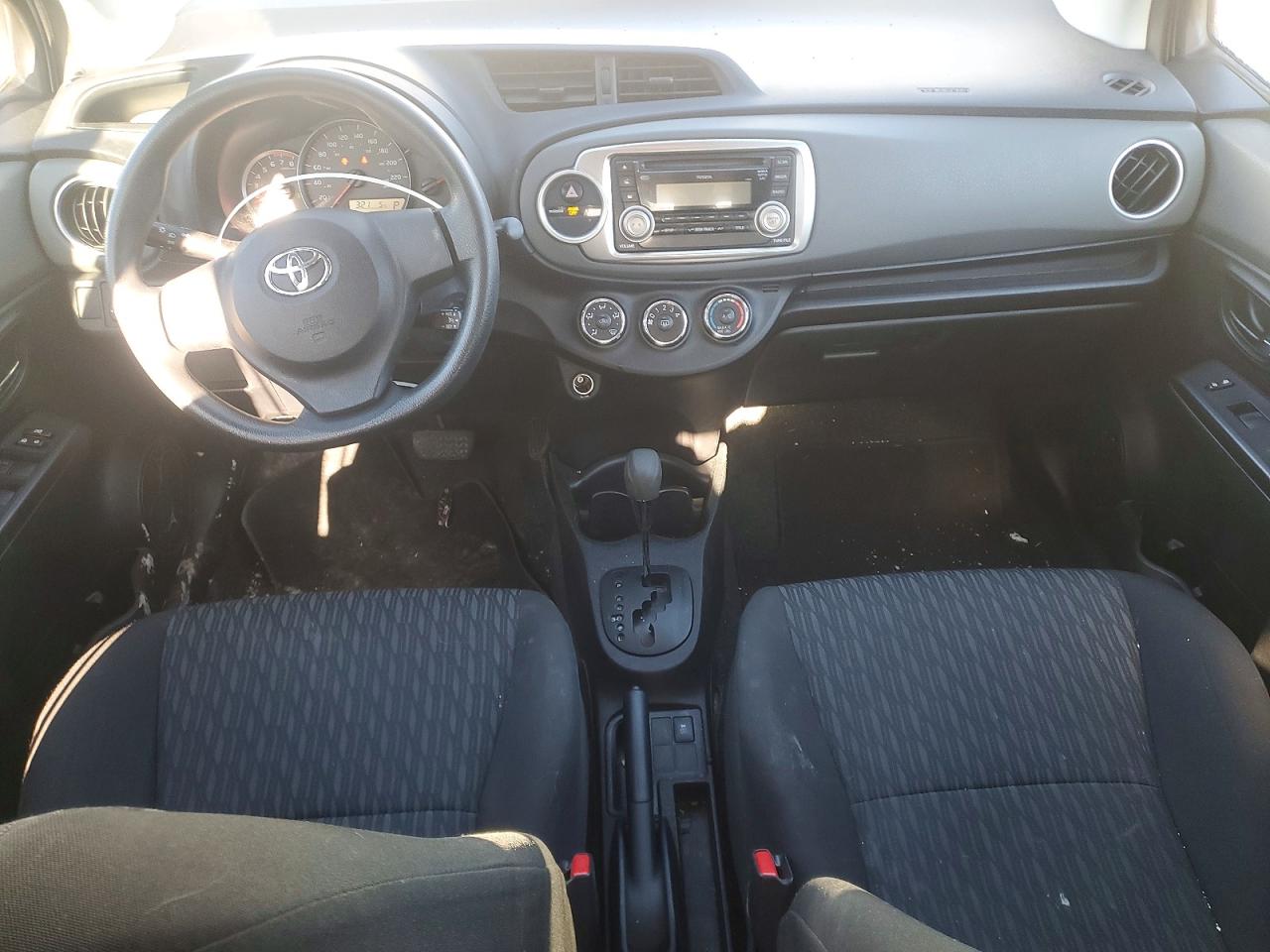 2014 TOYOTA YARIS 5-DOOR L photo 15