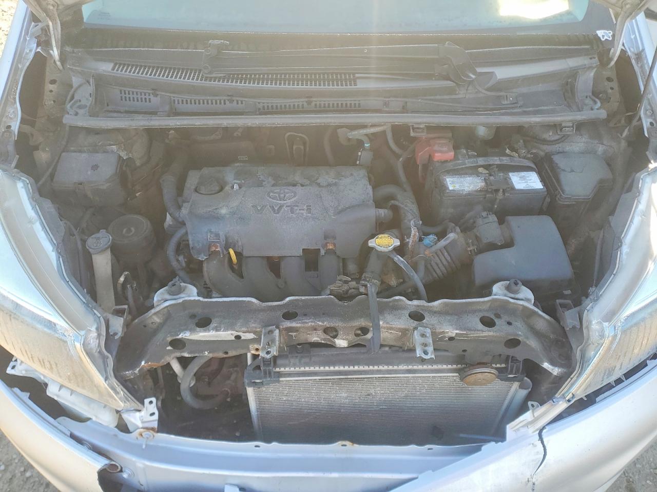 2014 TOYOTA YARIS 5-DOOR L photo 21