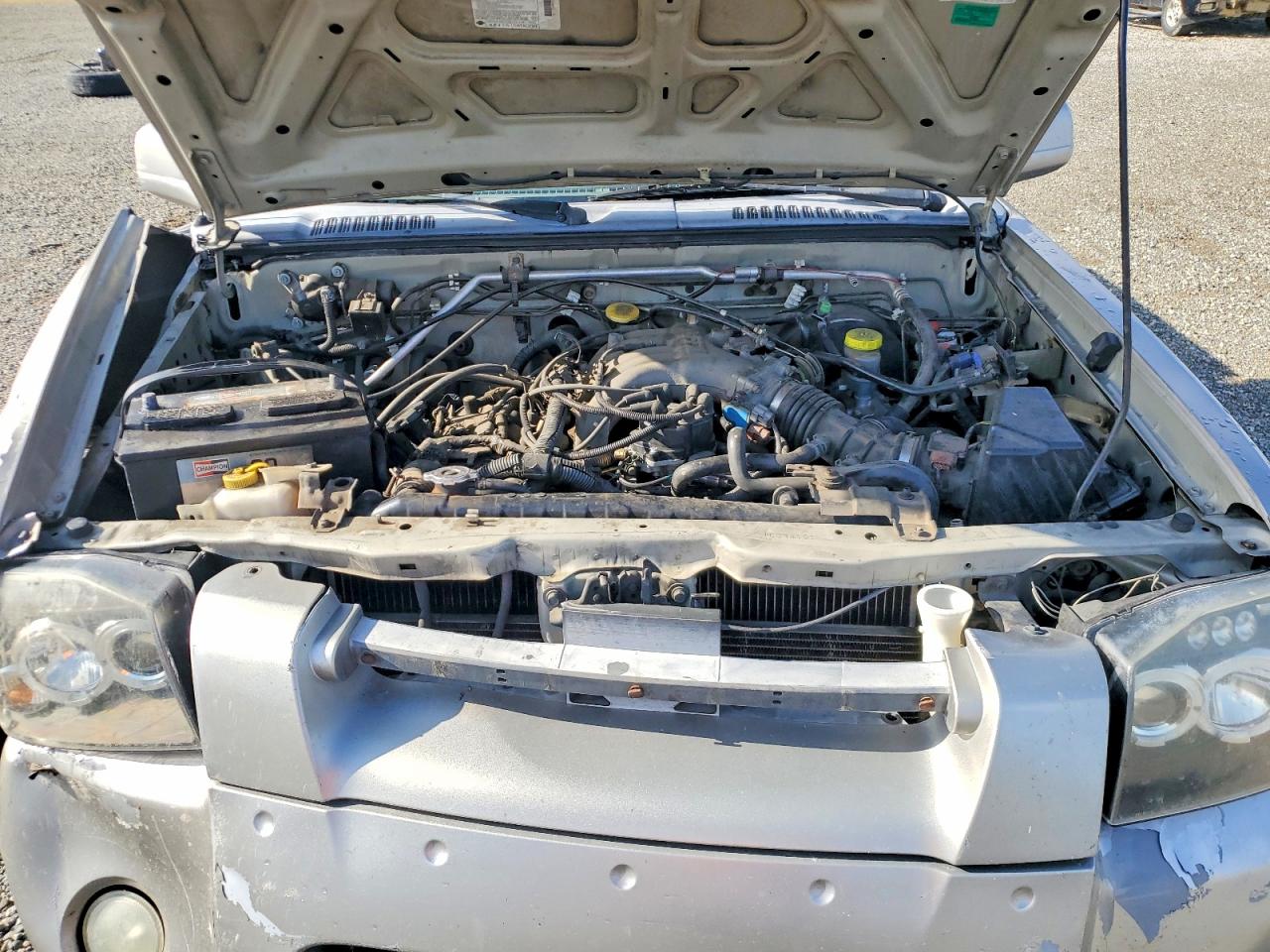 2001 NISSAN FRONTIER XE photo 11