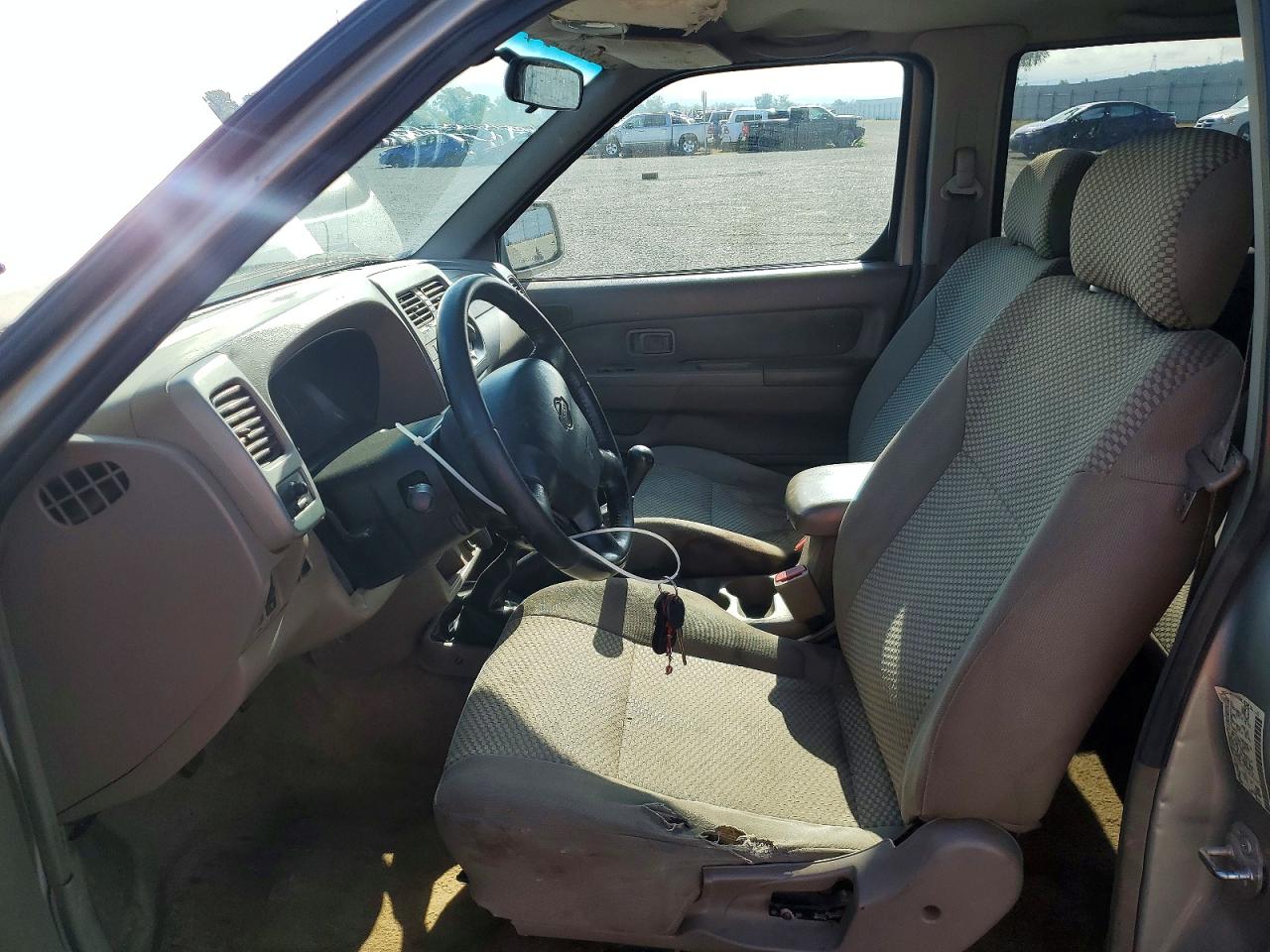 2001 NISSAN FRONTIER XE photo 7