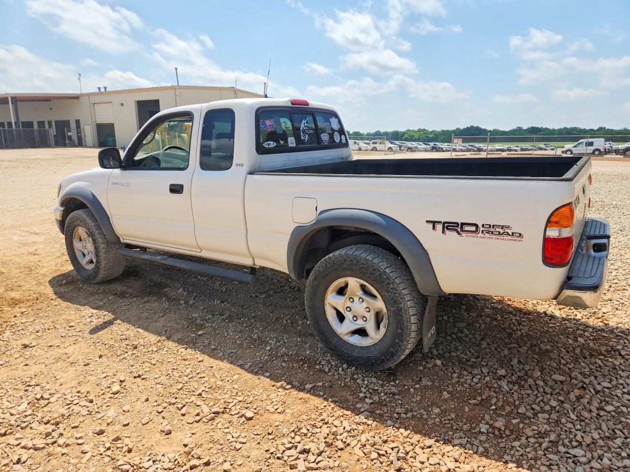 2004 TOYOTA TACOMA XTRACAB photo 3