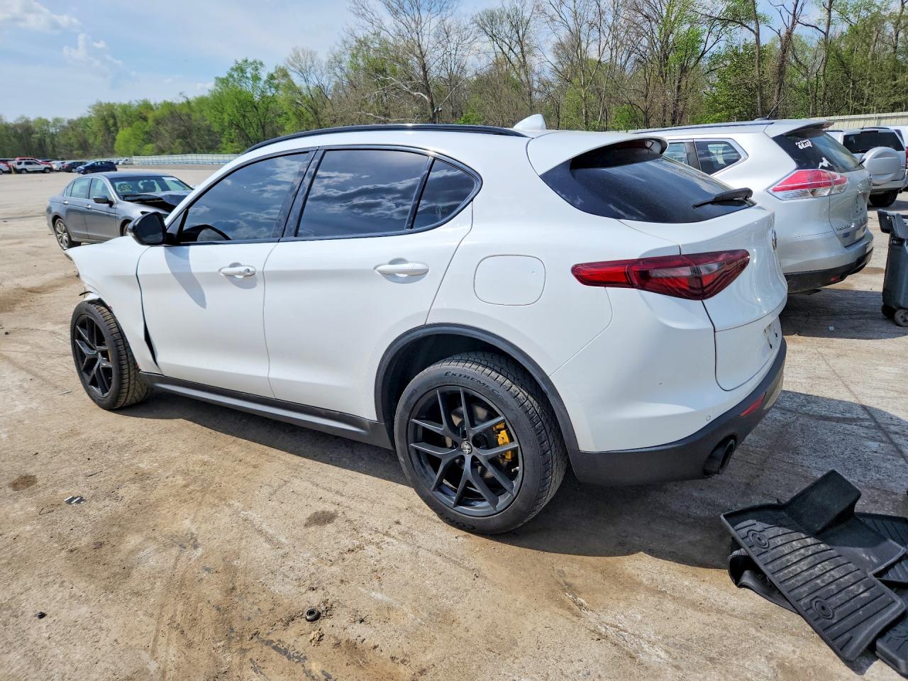 2020 ALFA ROMEO STELVIO photo 2