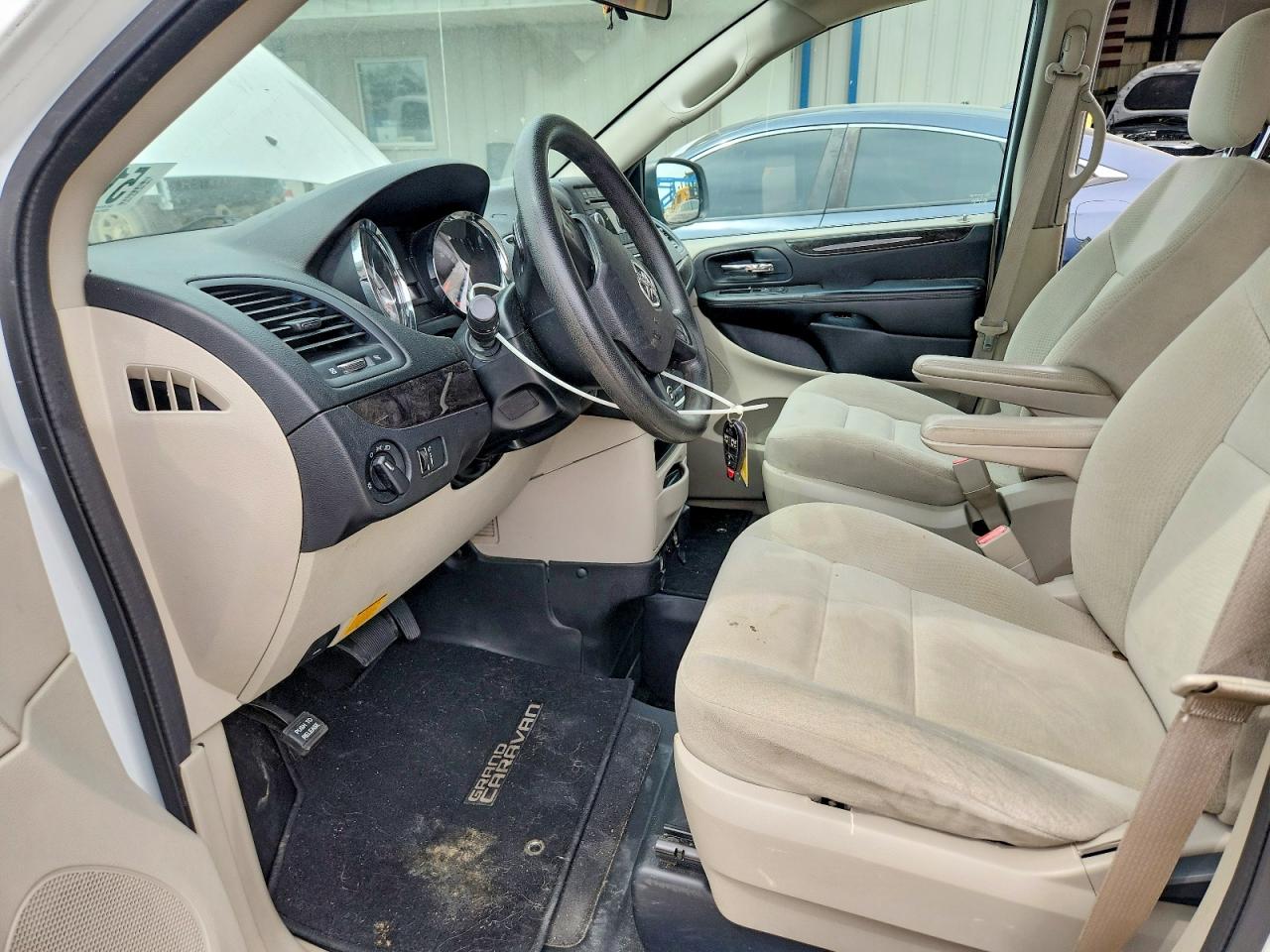 2015 DODGE GRAND CARAVAN SE photo 13