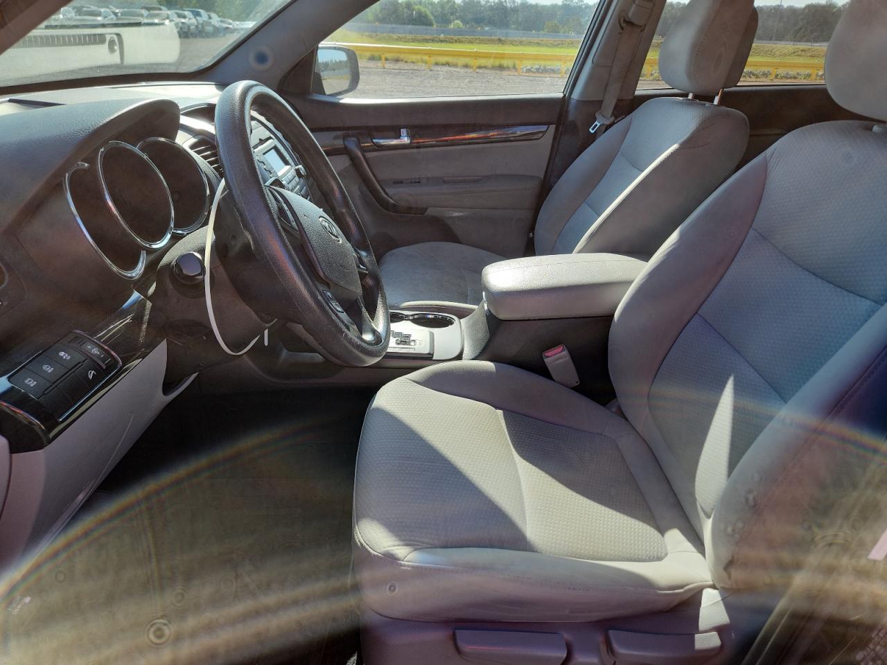 2013 KIA SORENTO LX photo 13